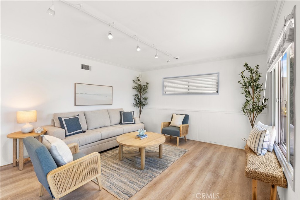 920 The Strand Property Photo 10