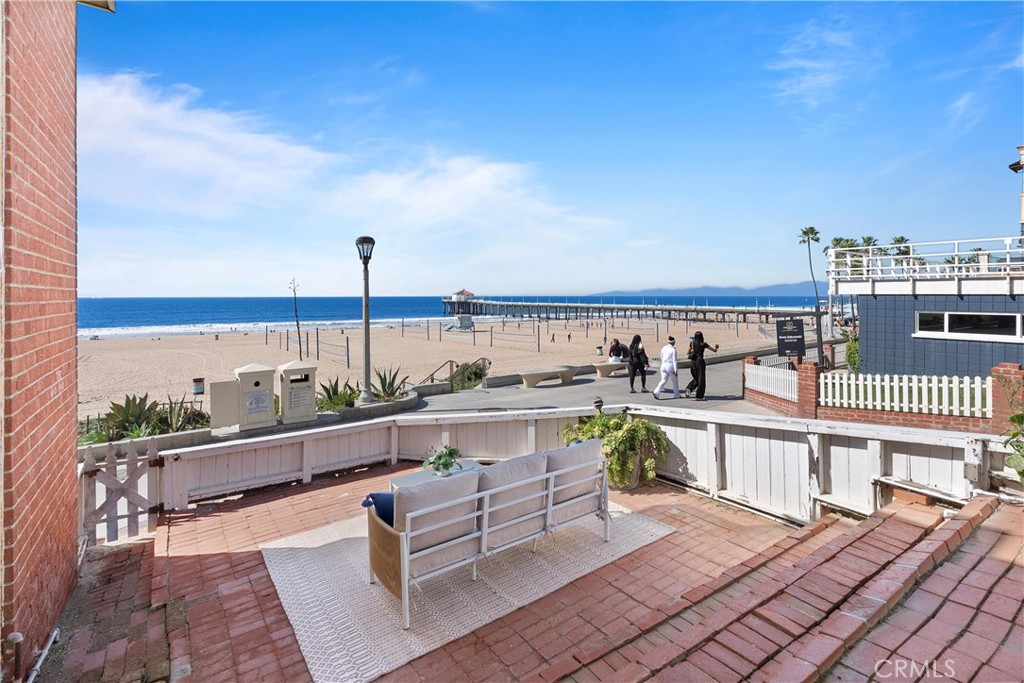 920 The Strand Property Photo 17