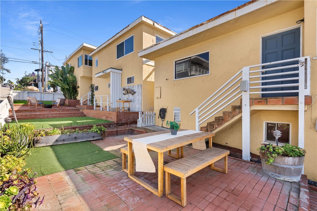920 The Strand Property Photo 18