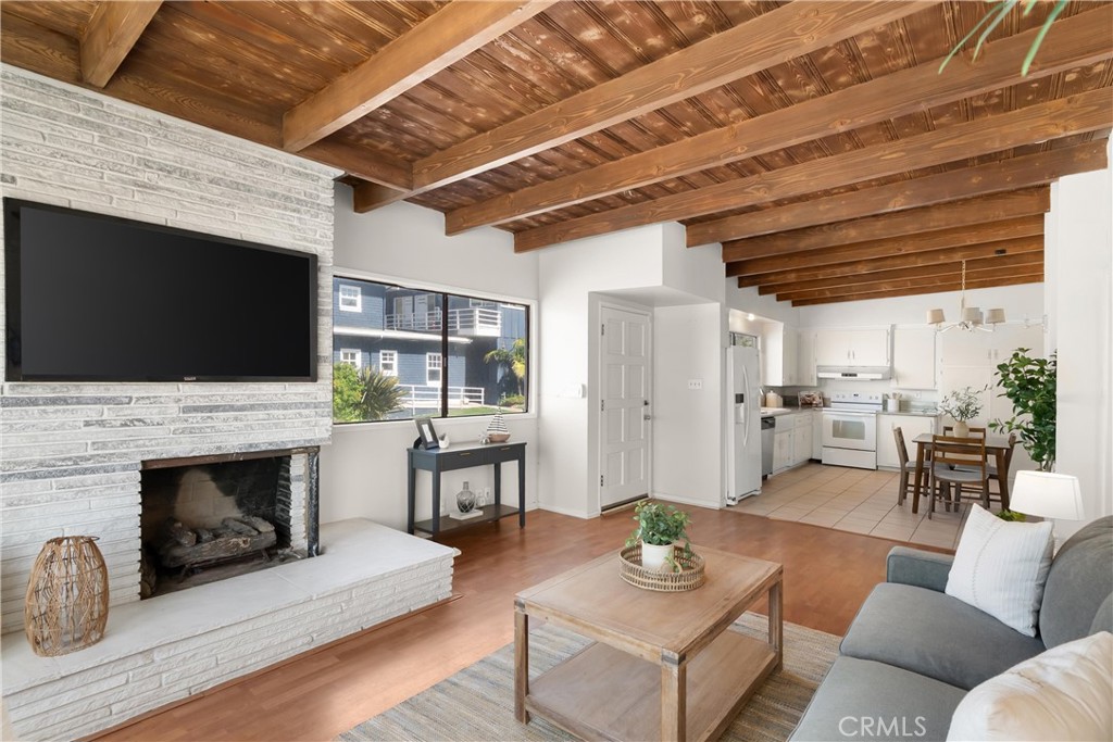 920 The Strand Property Photo 19