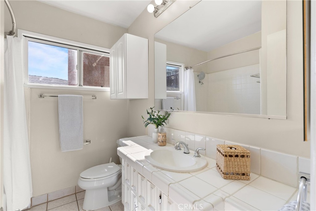 920 The Strand Property Photo 27