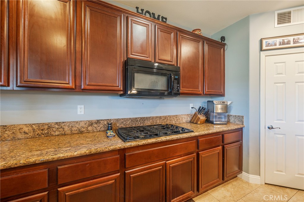 17073 Spring Canyon Property Photo 11