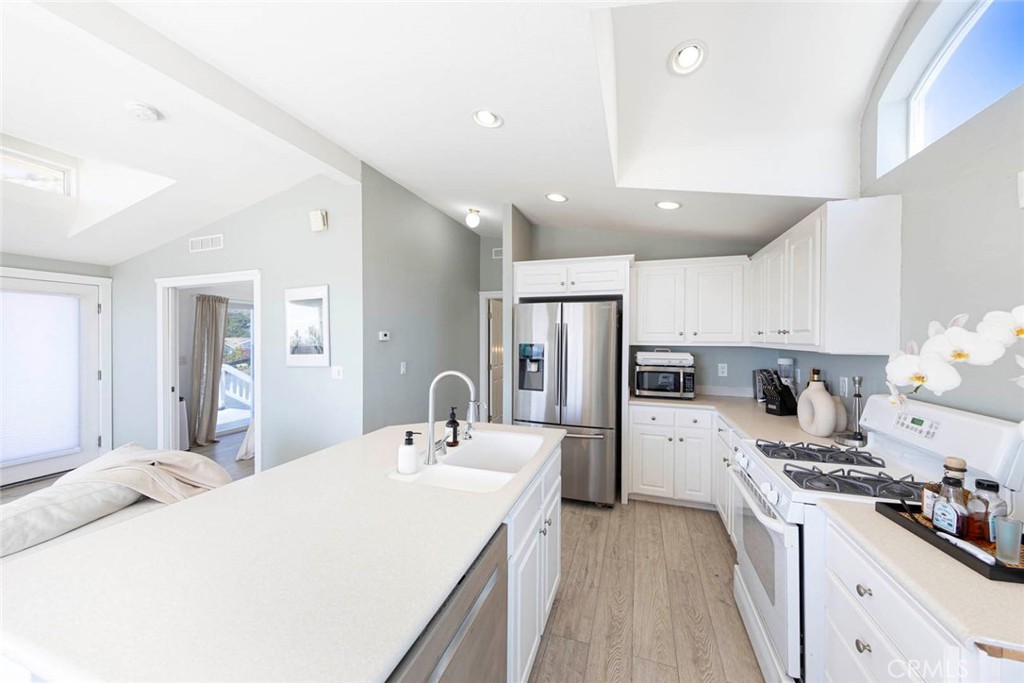 30802 Coast C6 Property Photo 11