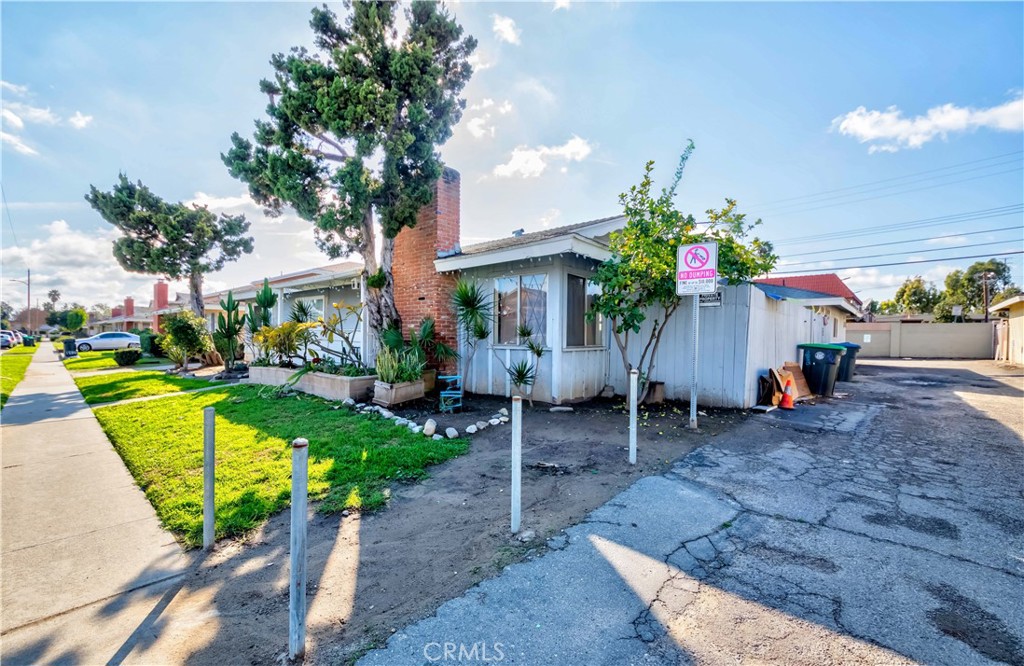 15821 S Myrtle Property Photo 3