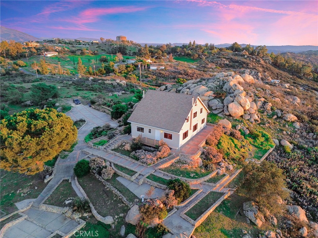 6750 Rainbow Heights Road Property Photo 4