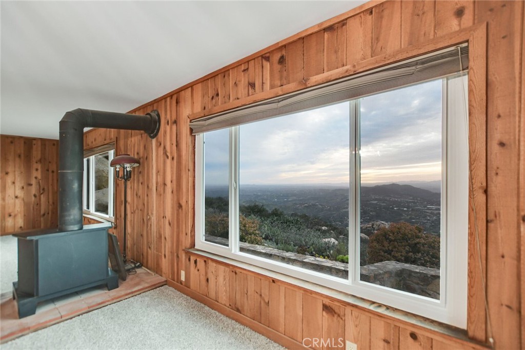 6750 Rainbow Heights Road Property Photo 8