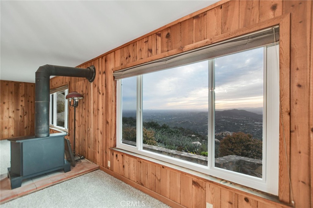 6750 Rainbow Heights Road Property Photo 8