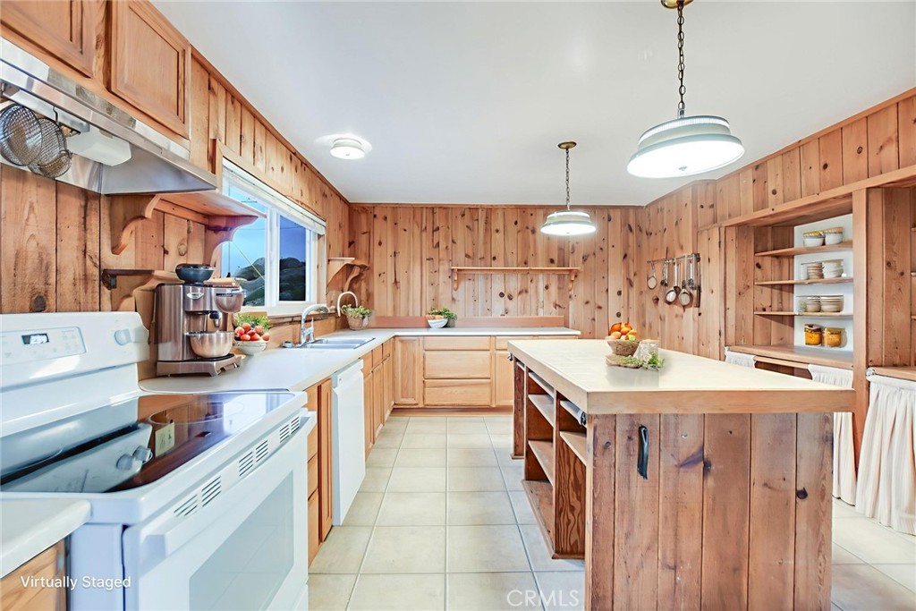 6750 Rainbow Heights Road Property Photo 17