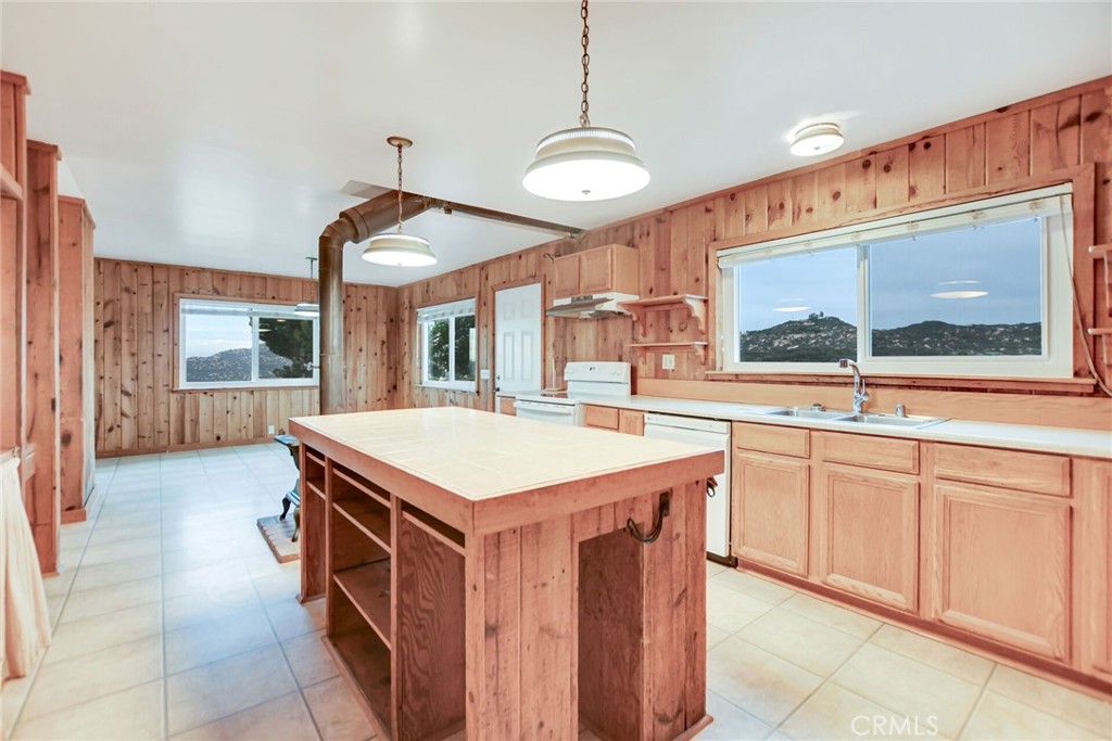 6750 Rainbow Heights Road Property Photo 20