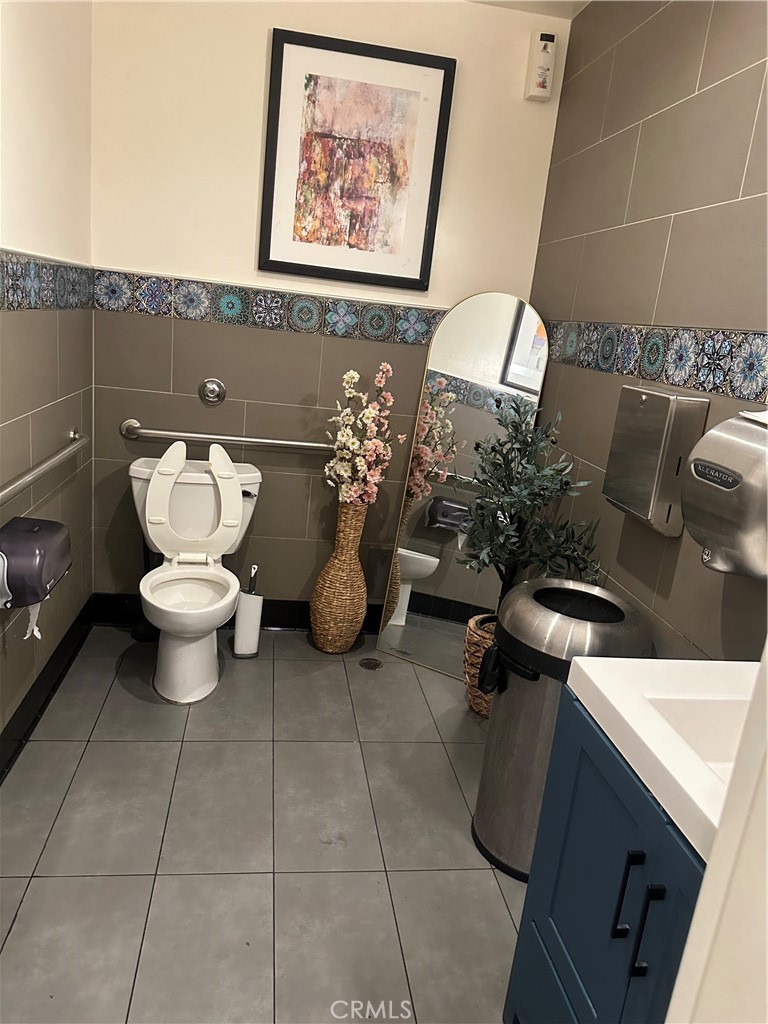 5527 Hollywood Boulevard Property Photo 7