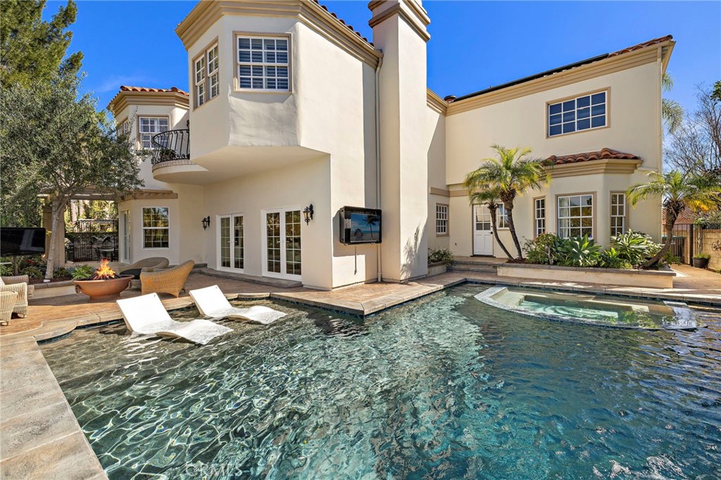 22051 Oak Grove Property Photo