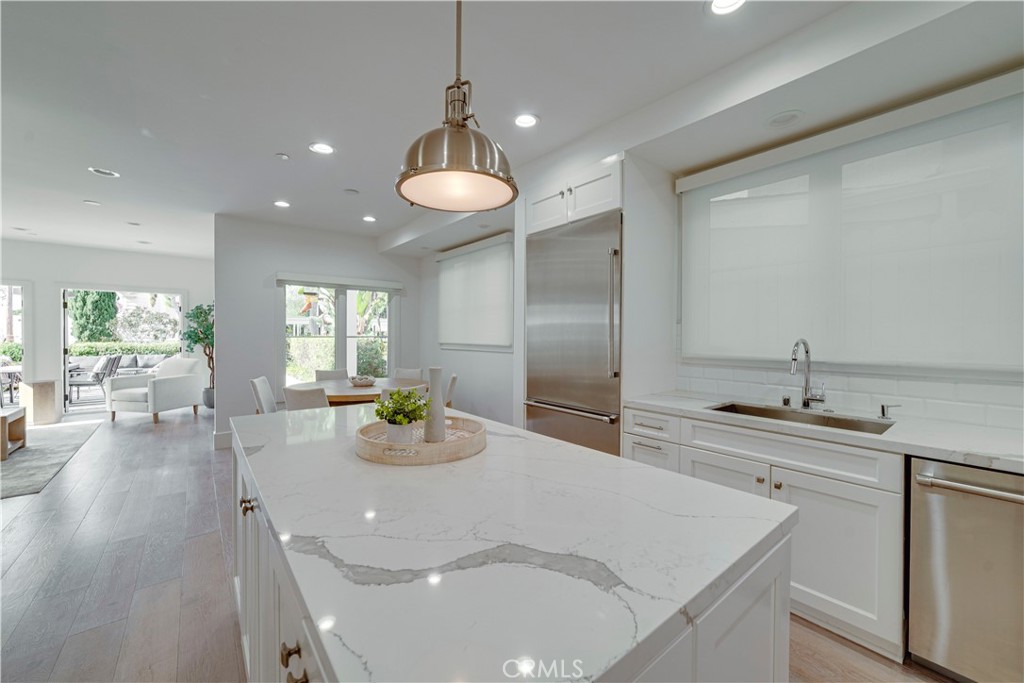 608 Heliotrope Property Photo 12