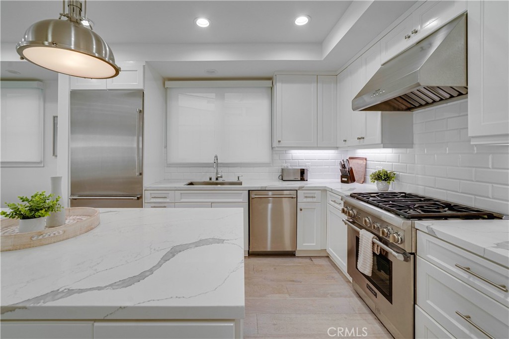 608 Heliotrope Property Photo 14