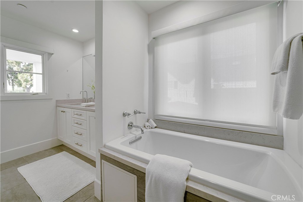 608 Heliotrope Property Photo 33