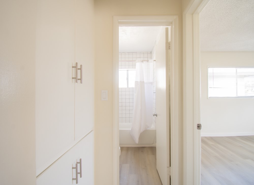 906 E Imperial Property Photo 12