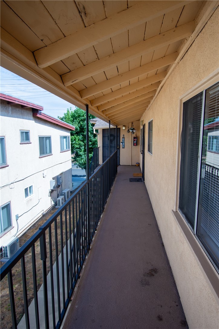 906 E Imperial Property Photo 16