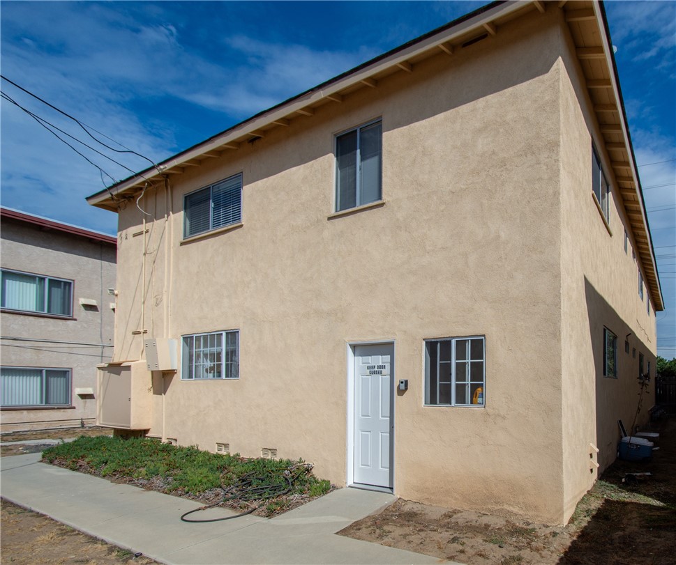 906 E Imperial Property Photo 17