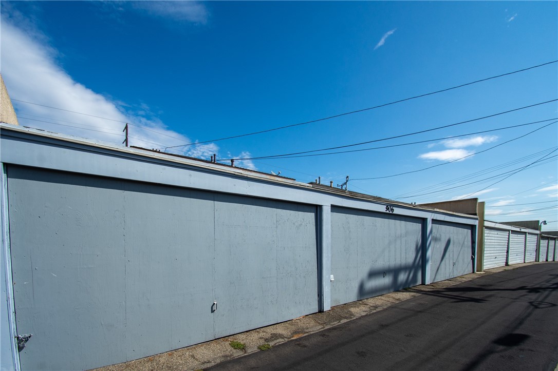 906 E Imperial Property Photo 20