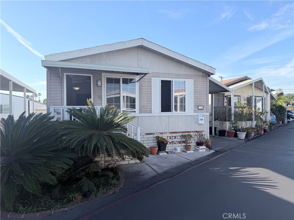 13181 222 Lampson Property Photo 2