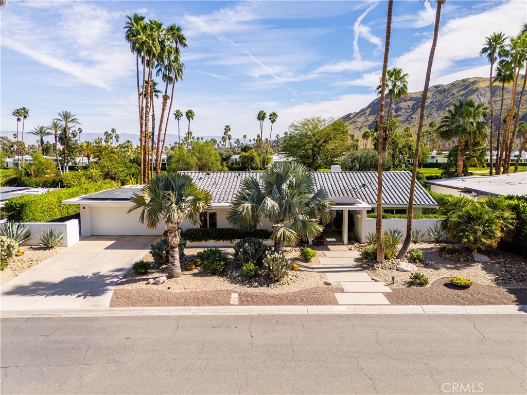 2736 S Camino Real Property Photo 8