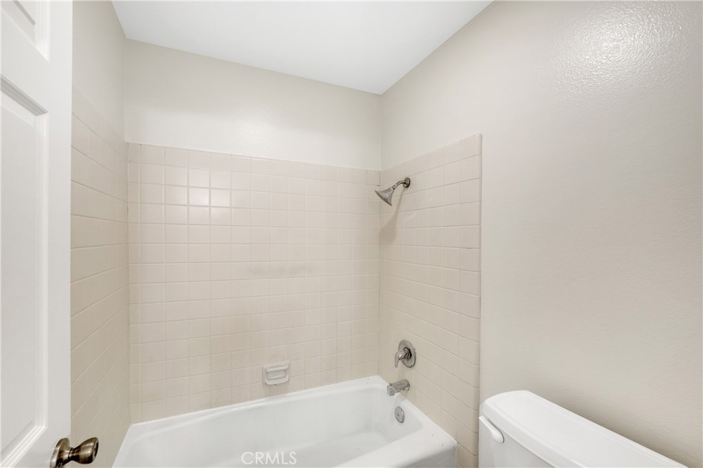 14 Yorktown Property Photo 32