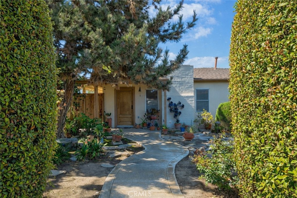 419 Irvine Avenue Property Photo 1