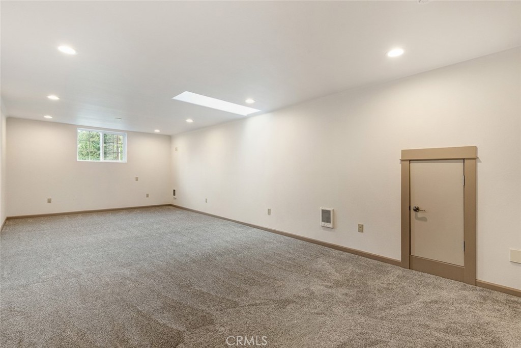 3925 Rivercrest Drive N Property Photo 29