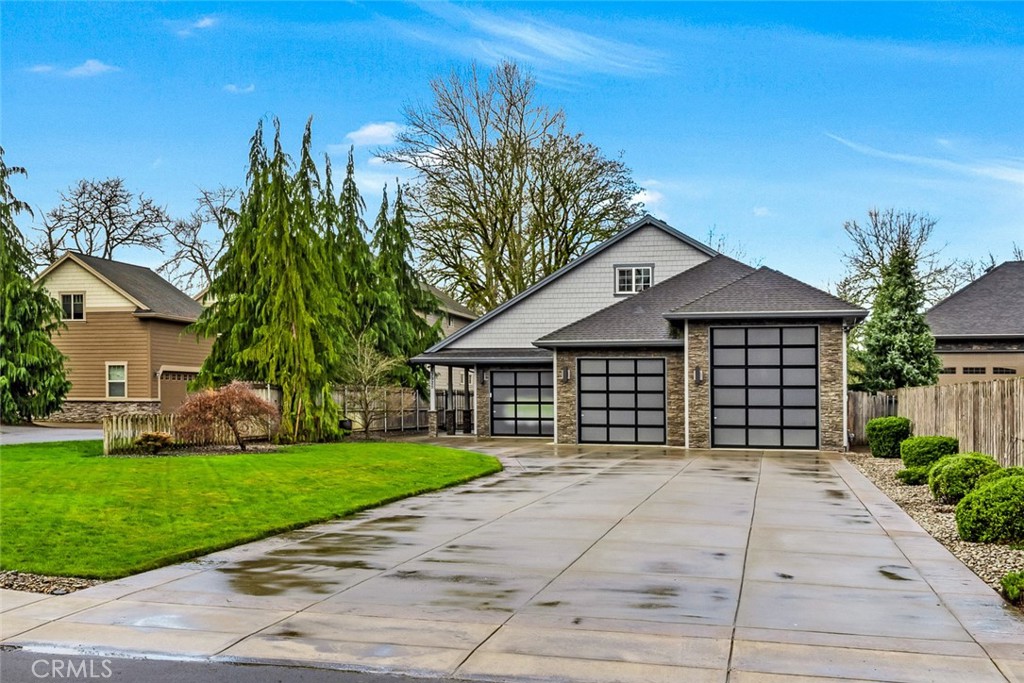 3925 Rivercrest Drive N Property Photo 47