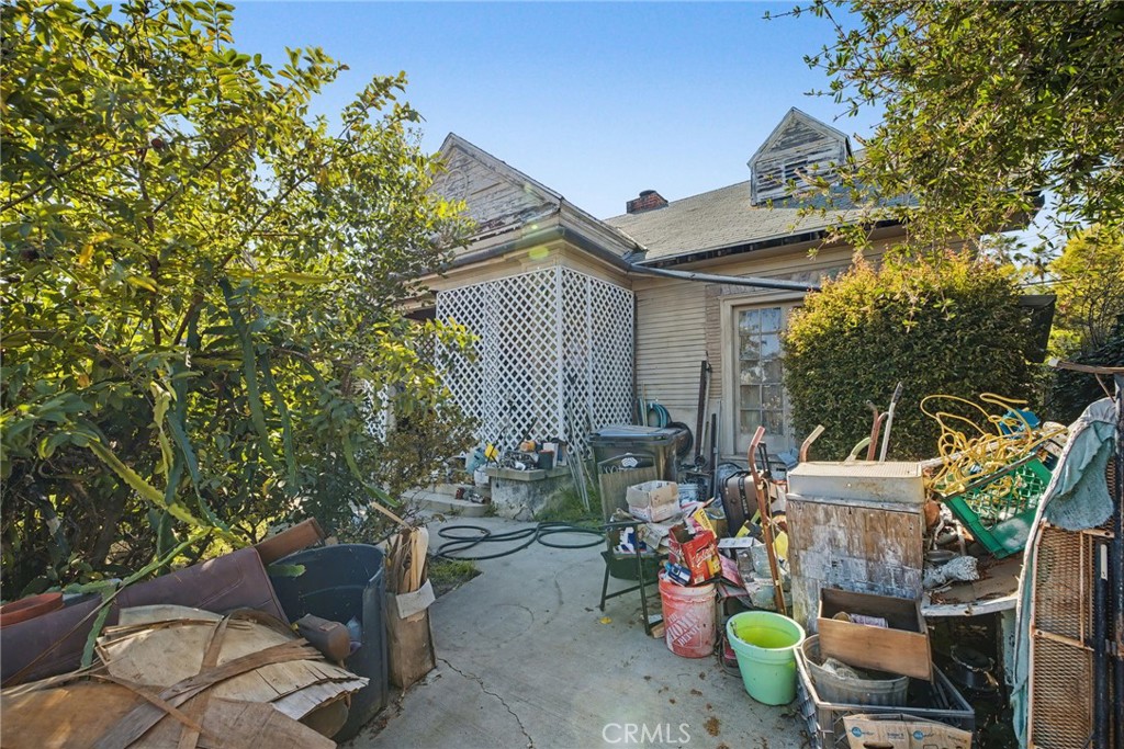 773 N Alexandria Avenue Property Photo 2
