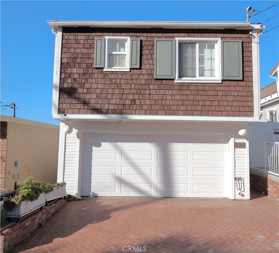 1061 Gaviota Property Photo 2
