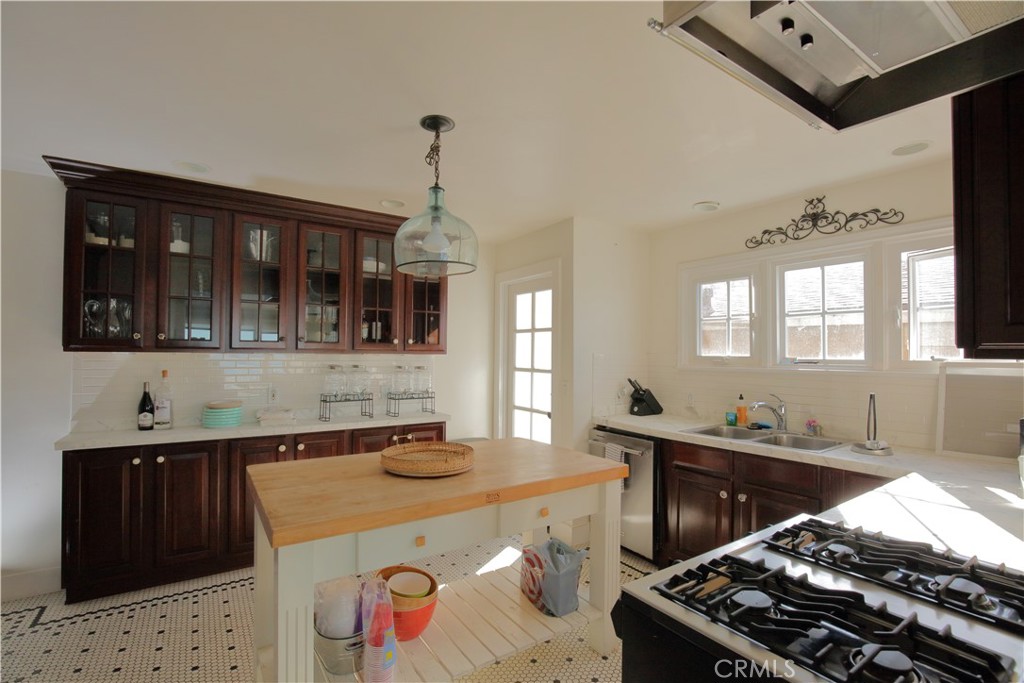 1061 Gaviota Property Photo 6