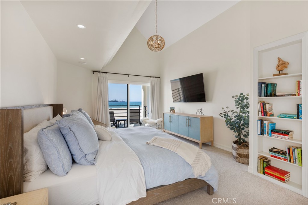 5537 E Seaside Walk Property Photo 17