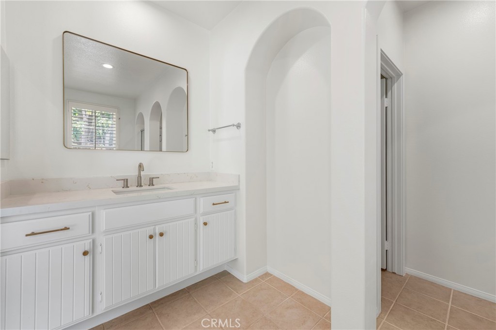 66 Turnbury Property Photo 15