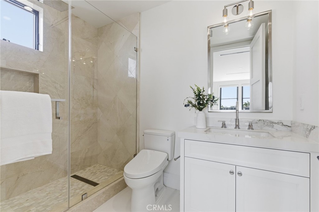 17007 Edgewater Lane Property Photo 27