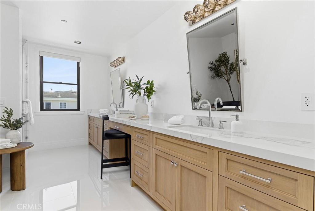 17007 Edgewater Lane Property Photo 32
