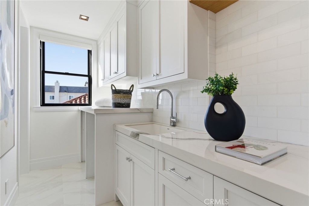 17007 Edgewater Lane Property Photo 41