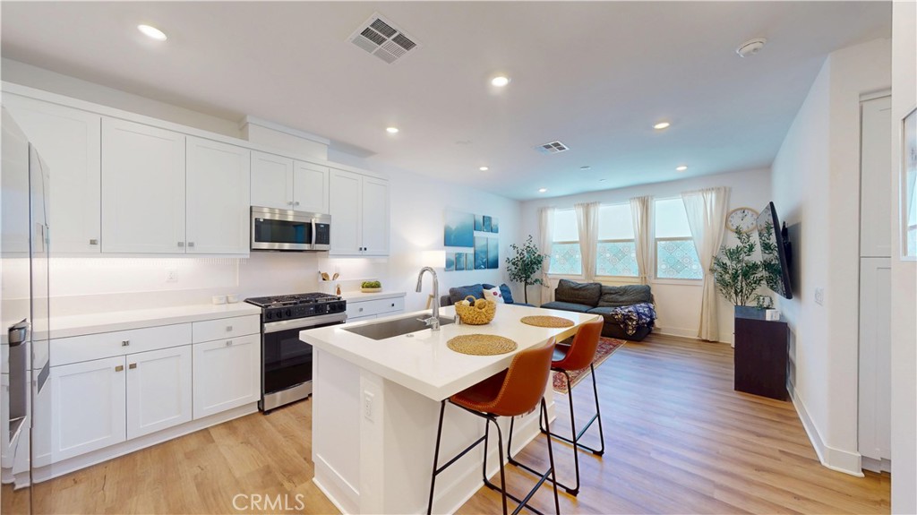 2221 Bluegrass Way Property Photo 1