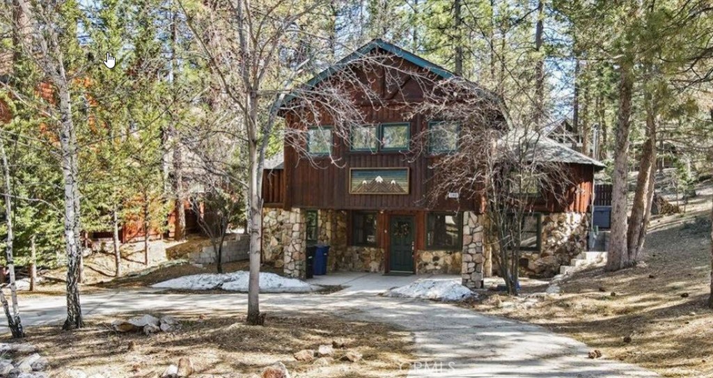 1140 Vine Avenue Property Photo 1