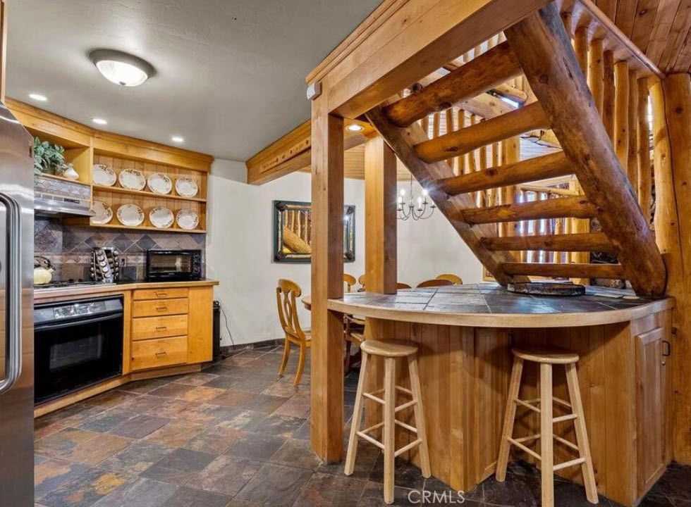 1140 Vine Avenue Property Photo 11