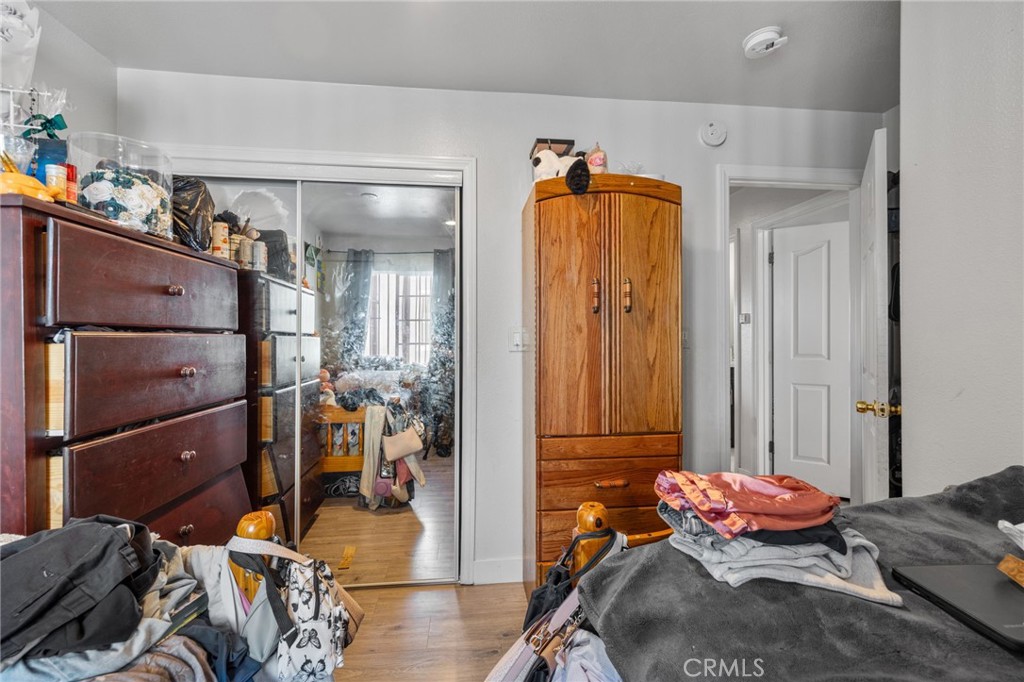 879 E 40th Place Property Photo 24