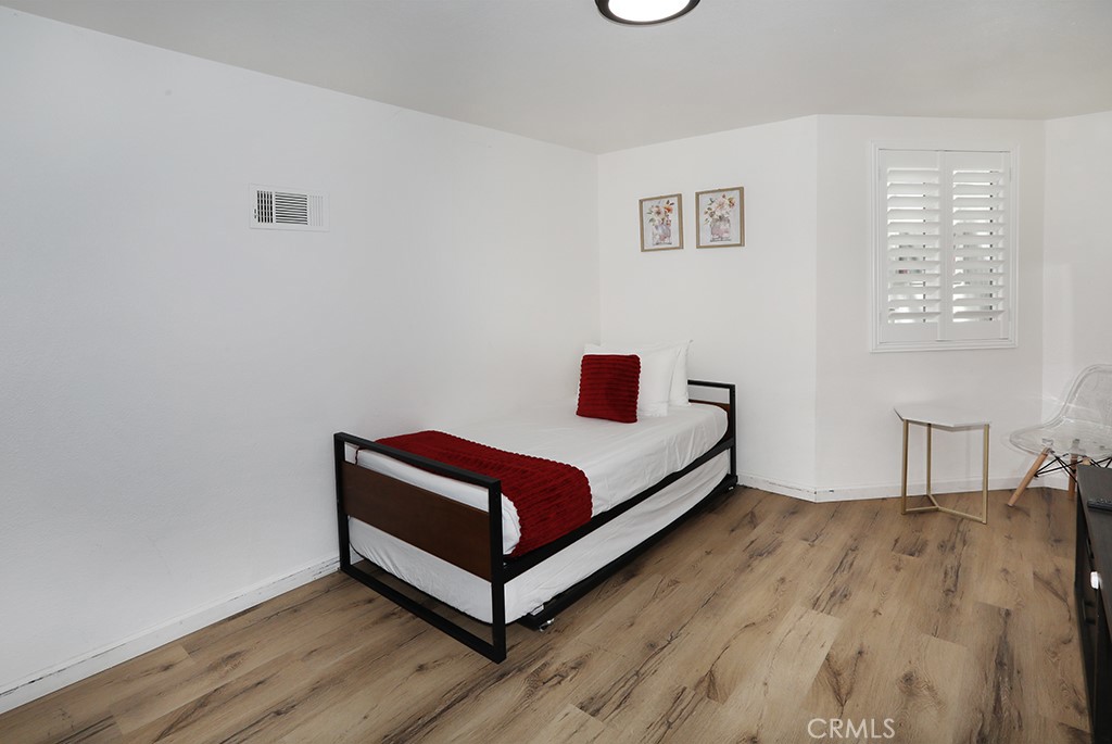 531 W Victoria Court Property Photo 10