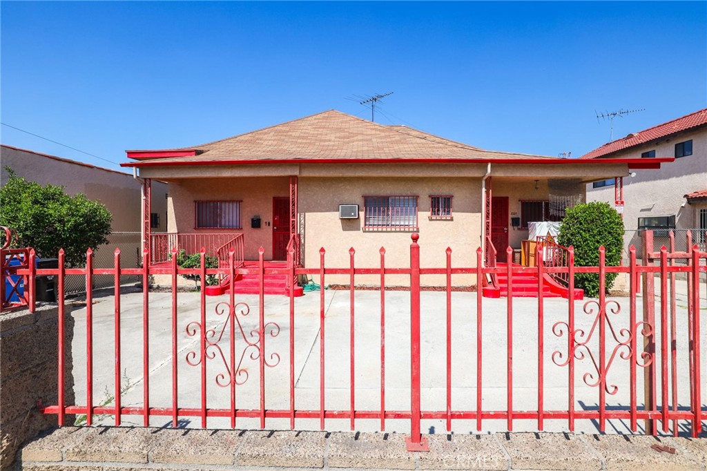 2325 Johnston Street Property Photo 5