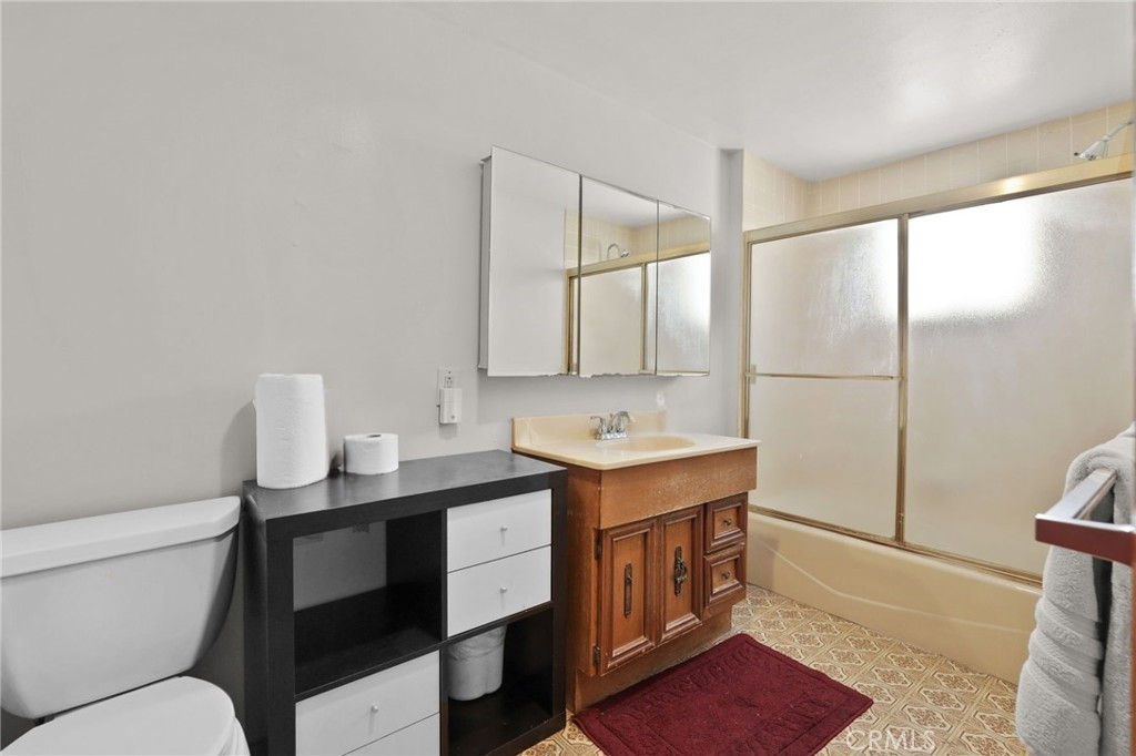 2325 Johnston Street Property Photo 14
