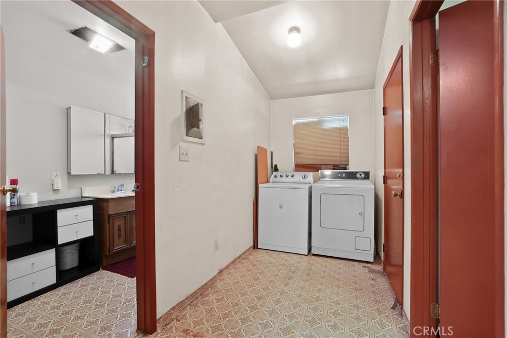 2325 Johnston Street Property Photo 21