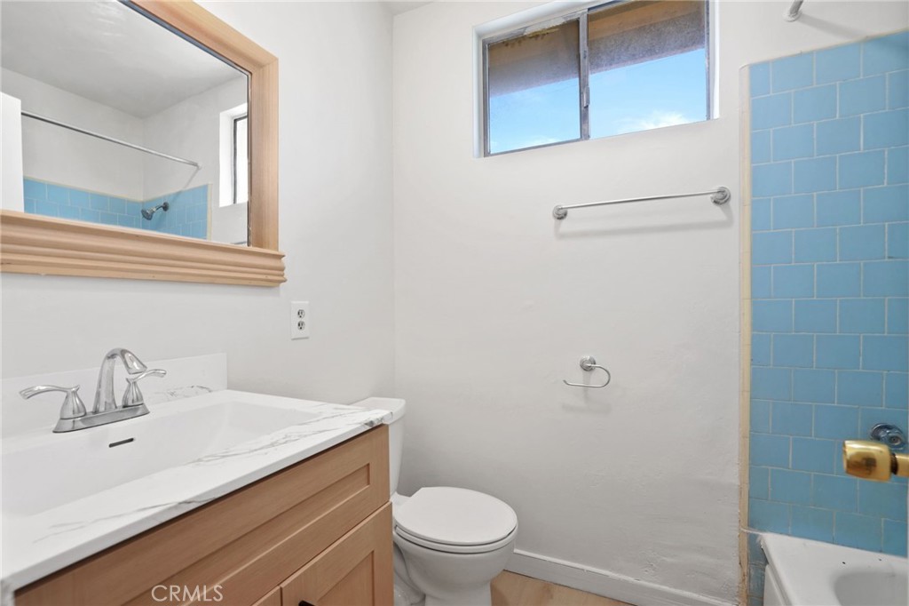 2325 Johnston Street Property Photo 33