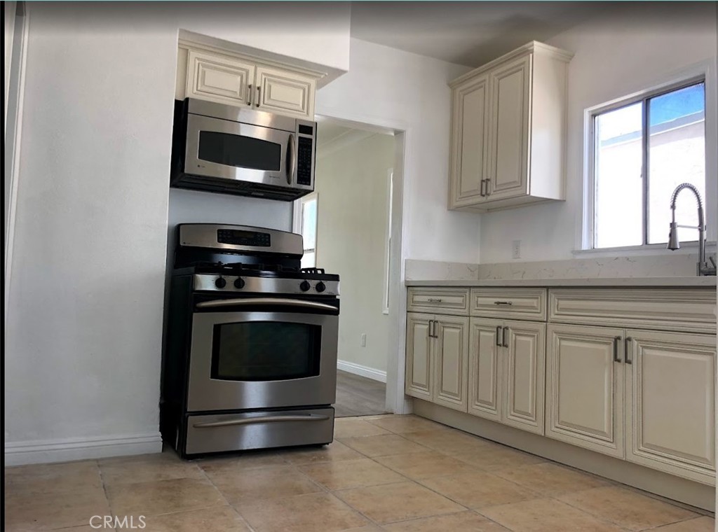 1010 Tremont St Property Photo 2