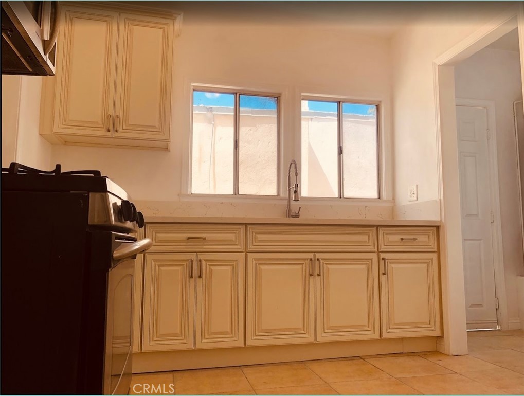 1010 Tremont St Property Photo 3