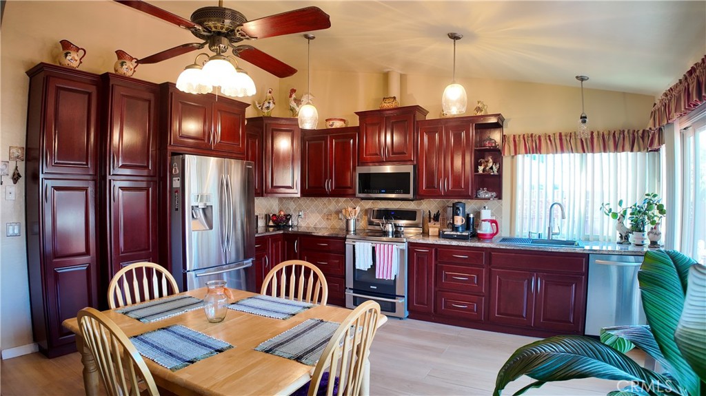 227 Burning Tree Drive Property Photo 4