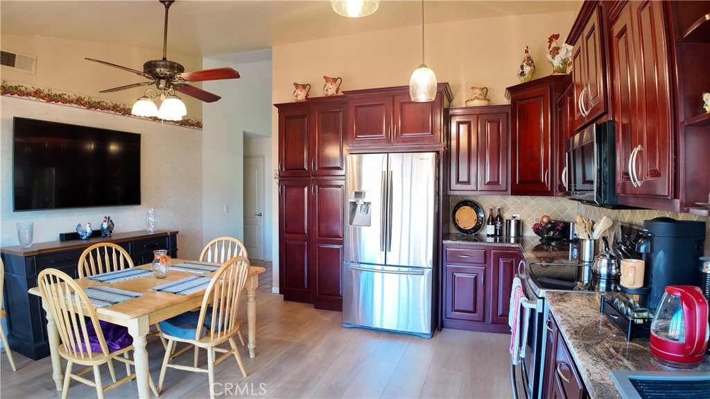 227 Burning Tree Drive Property Photo 8