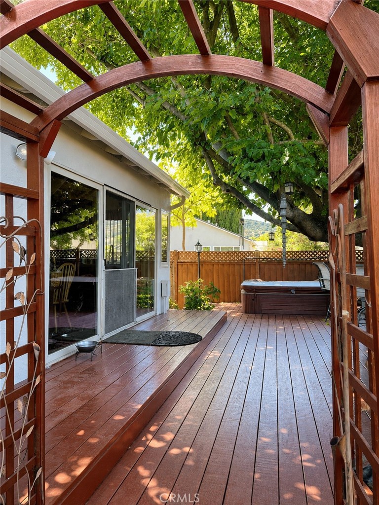 227 Burning Tree Drive Property Photo 9
